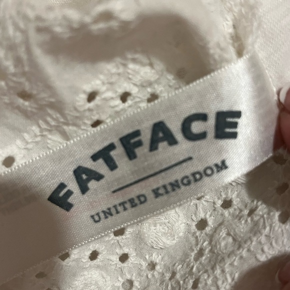 Fat Face White Short Sleeve Scoop Neck Tee with eyelet pocket and back, size 8 - Picture 3 of 10